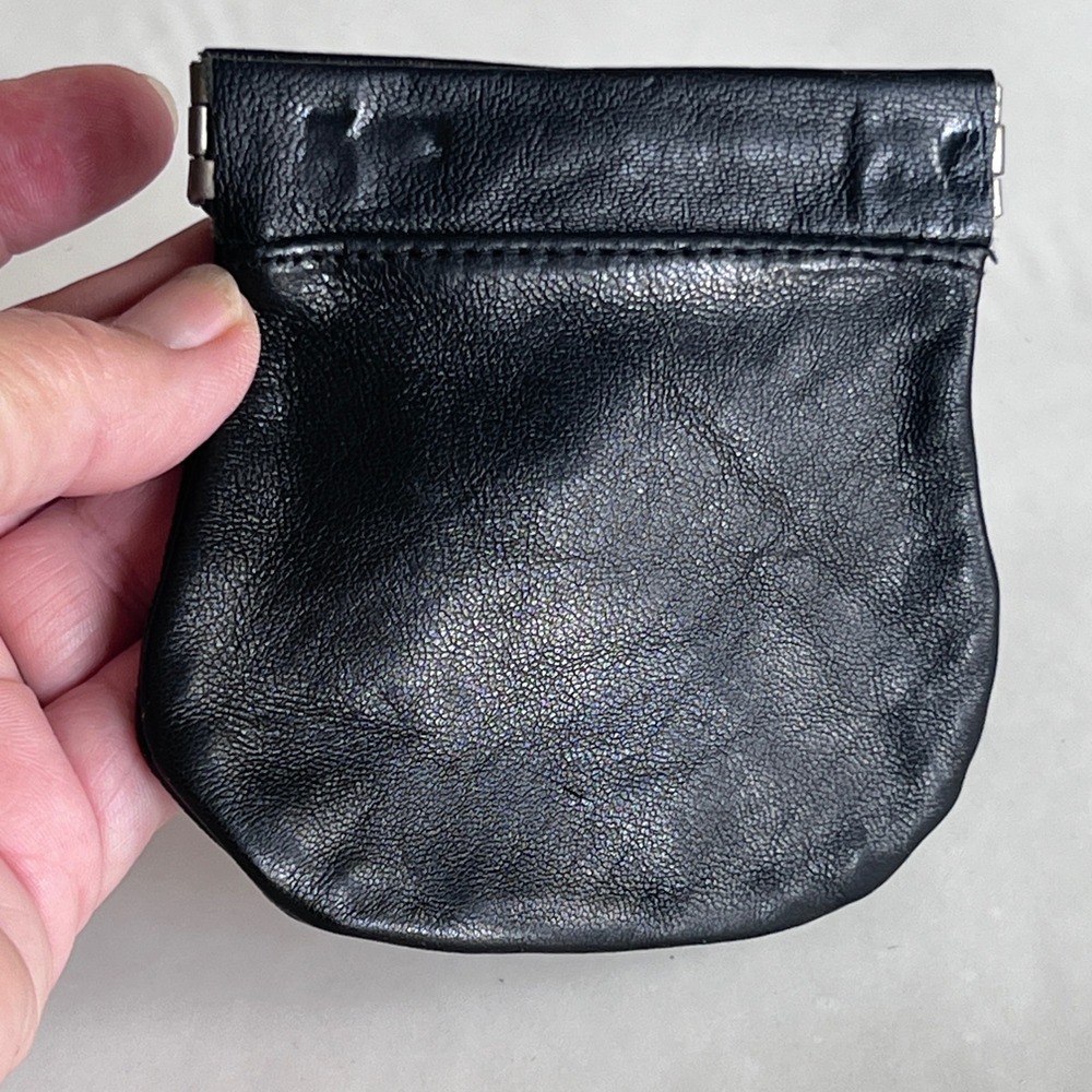 Black Leather Squeeze Coin Purse Embossed Euro Logo Small Change Pouch - Picture 2 of 7